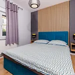 Einzigartiges Penthouse Mit Herrlichem Meerblick, Hundefreundlich, Privatparkplatz * קריקווניצה