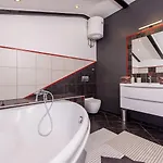 Einzigartiges Penthouse Mit Herrlichem Meerblick, Hundefreundlich, Privatparkplatz * קריקווניצה