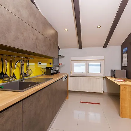 Einzigartiges Penthouse Mit Herrlichem Meerblick, Hundefreundlich, Privatparkplatz *
