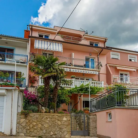 Einzigartiges Penthouse Mit Herrlichem Meerblick, Hundefreundlich, Privatparkplatz * Crikvenica