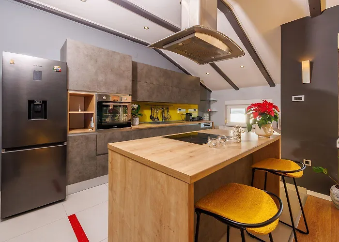 Einzigartiges Penthouse Mit Herrlichem Meerblick, Hundefreundlich, Privatparkplatz * 크리크베니카