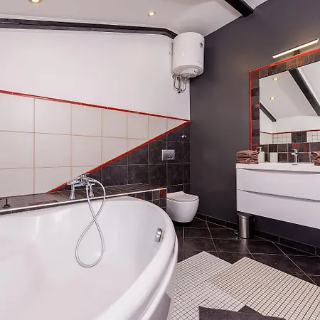 Einzigartiges Penthouse Mit Herrlichem Meerblick, Hundefreundlich, Privatparkplatz * Crikvenica