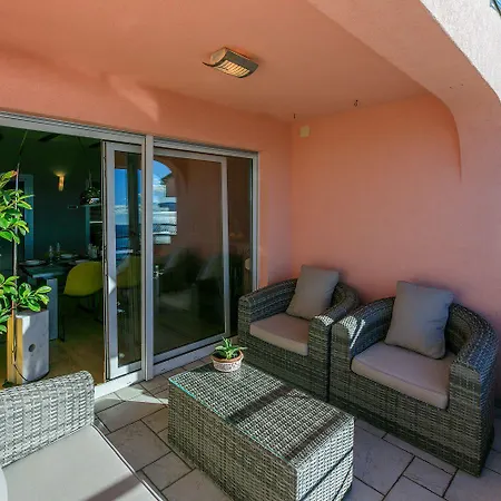 Einzigartiges Penthouse Mit Herrlichem Meerblick, Hundefreundlich, Privatparkplatz