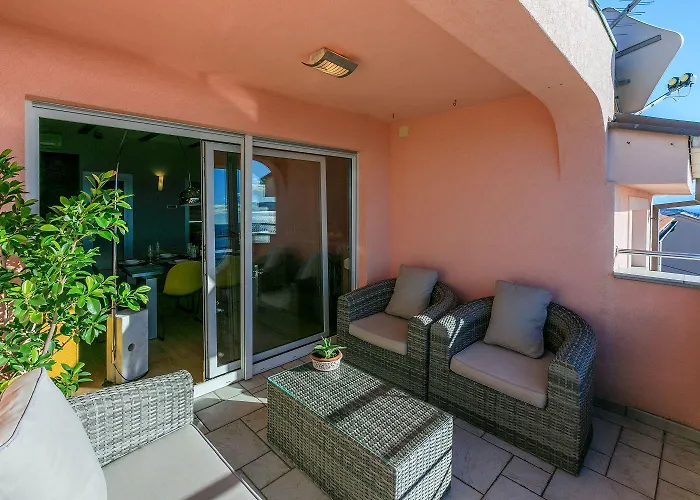 Einzigartiges Penthouse Mit Herrlichem Meerblick, Hundefreundlich, Privatparkplatz